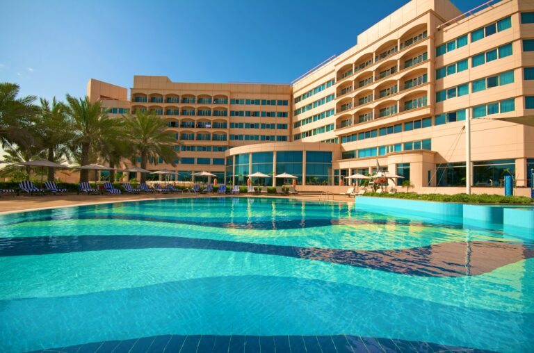 A Summer Getaway to Remember at Danat Jebel Dhanna Resort